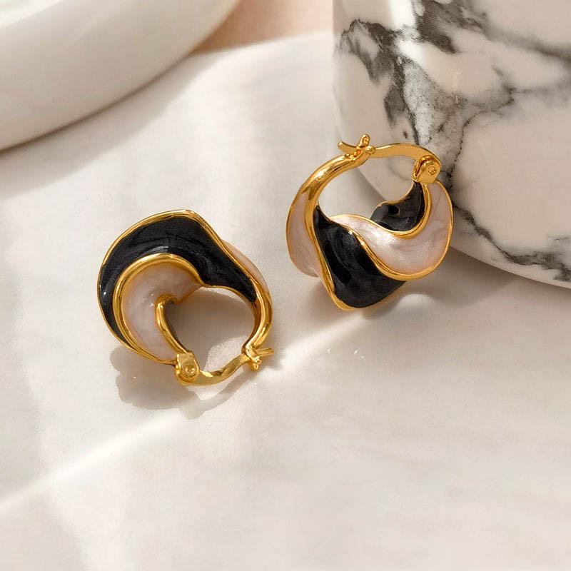 New Trendy Enamel Color Metal Texture Small Hoop Earrings for Women Gold Plated Statement Ear Buckle Creative Jewelry Gifts