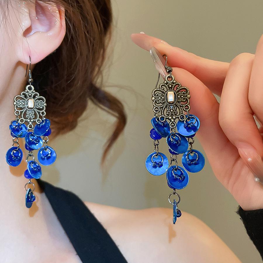 Orecchini Rotondi a Conchiglia Blu Sfumato - Design di Moda Lusso Leggero