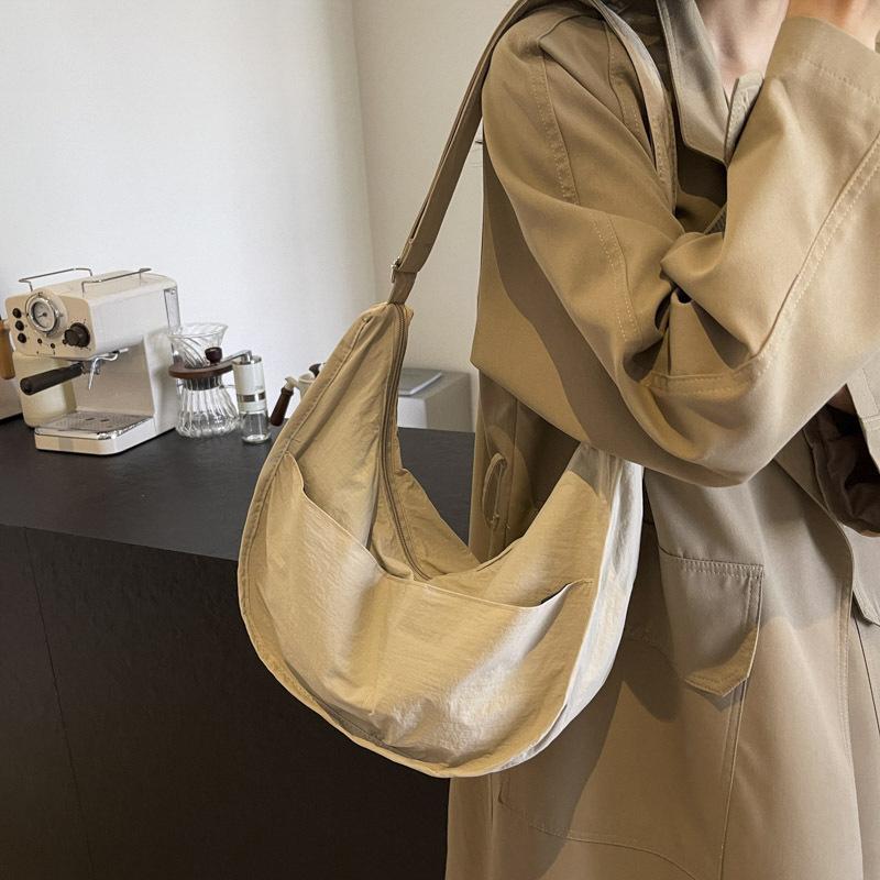 Large Capacity Dumpling Bag for Women's Fashionable Students' Class Commuting Bag New Lightweight Crossbody Bag Beautiful Shoulder Bag