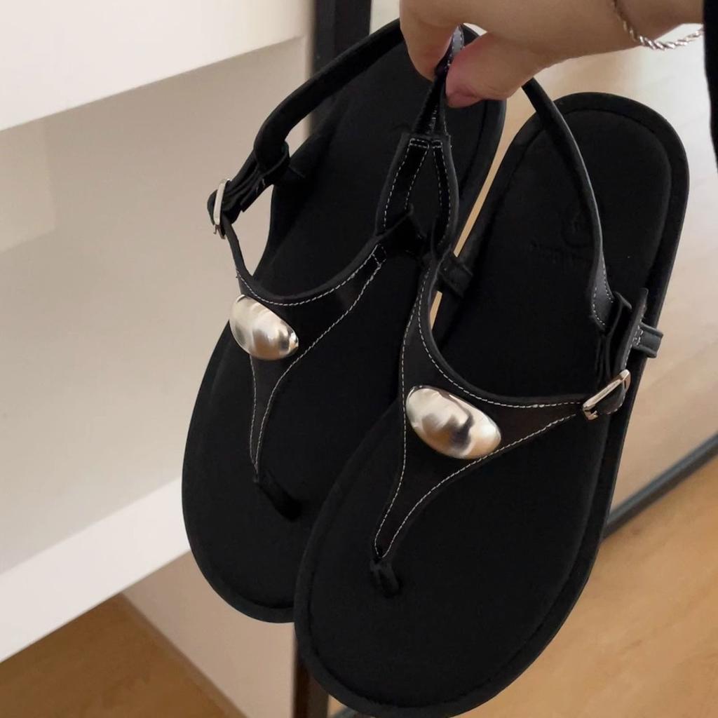 Sheepskin Version~ Niche Design Sense Small Silver Egg Soft Leather Sandals Women's Versatile Flat-bottomed Herringbone Toe Cool Slippers Outside