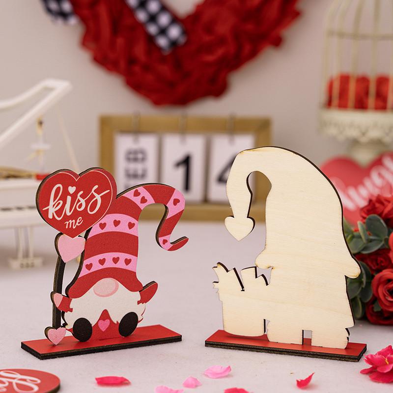 Romantic Valentine's Day Wooden Decor Heart Shaped Rudolph Figurine For Home Decoration