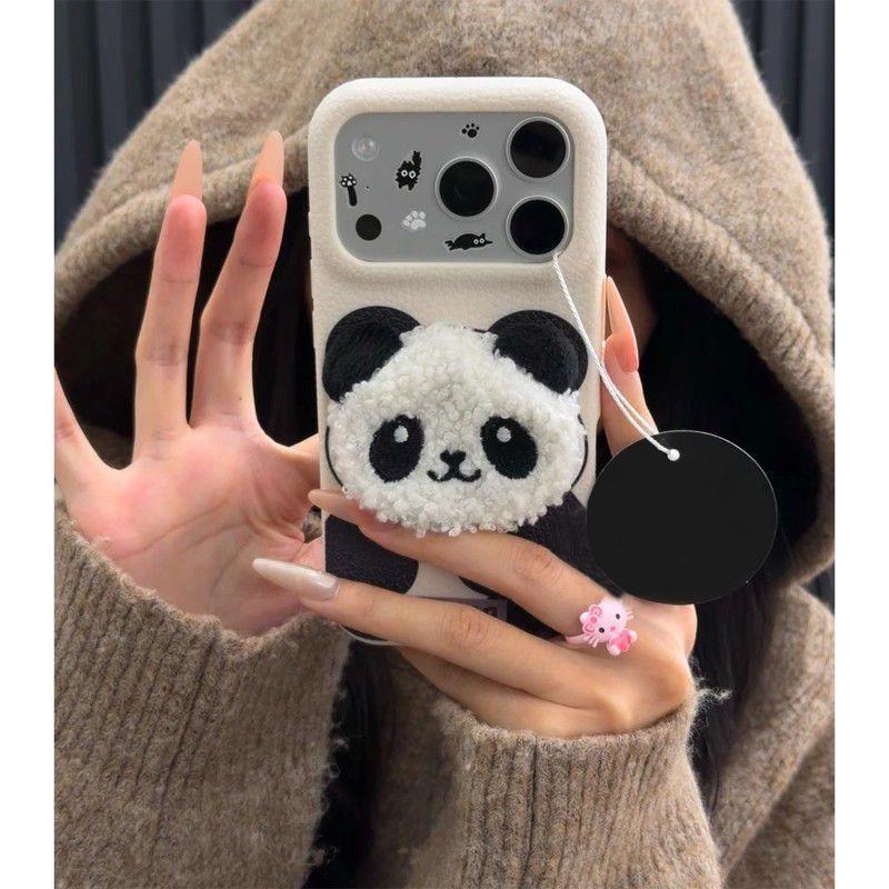 Autumn and winter panda doll suitable for Apple 17Promax mobile phone case iPhone16/15/14 all-inclusive protective case