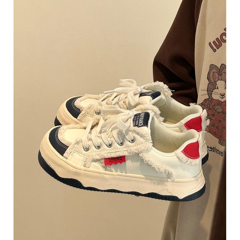 Thick-soled velvet board shoes 2025 winter new versatile little white shoes ins student casual niche warm cotton shoes