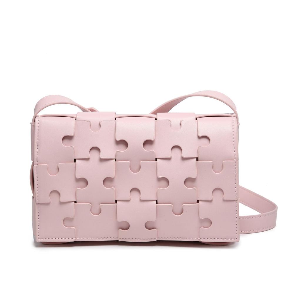 Early spring new woven bag women's high-end messenger bag versatile trend commuter small square bag
