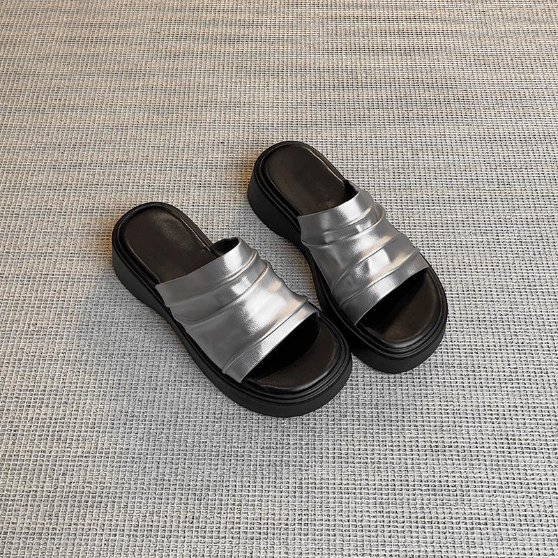Spot Wrinkled Bangkok Drag Thick-soled One-word Slippers Women's Summer New Casual Outer Wear Flat-soled Loose Sandals