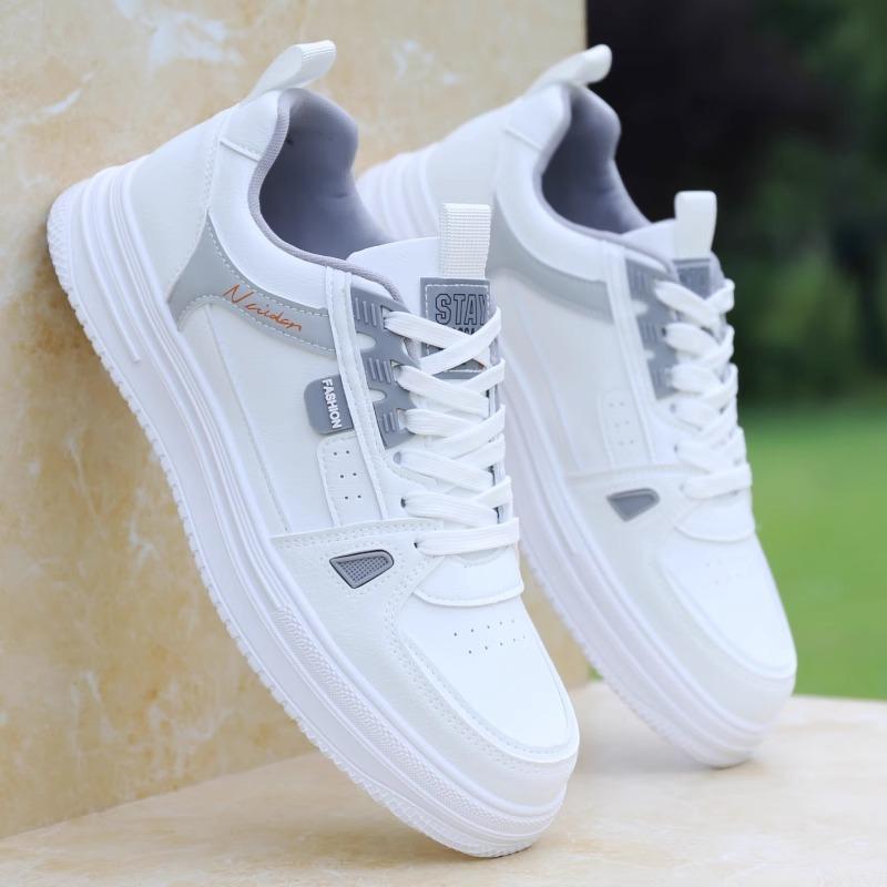 Fashion 2025 New Mens Non-Slip White Skate Shoes Lightweight Casual Athletic Sneakers Versatile Comfort Footwear for Students Streetwear