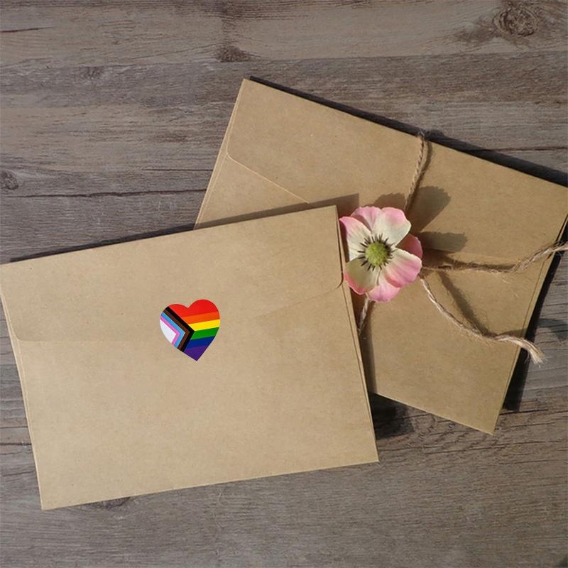 Gay Pride Sticker 500 Stück/Rolle Dekorative Aufkleber für Tasche Tasse Vase Herz-/Quadratform Regenbogenaufkleber Besondere Geschenke
