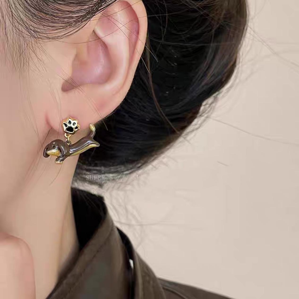 

Элегантное женское ожерелье с подвеской в виде таксы и корейские модные серьги — высококачественные, легкие, роскошные аксессуары. E0816, Paw Earrings