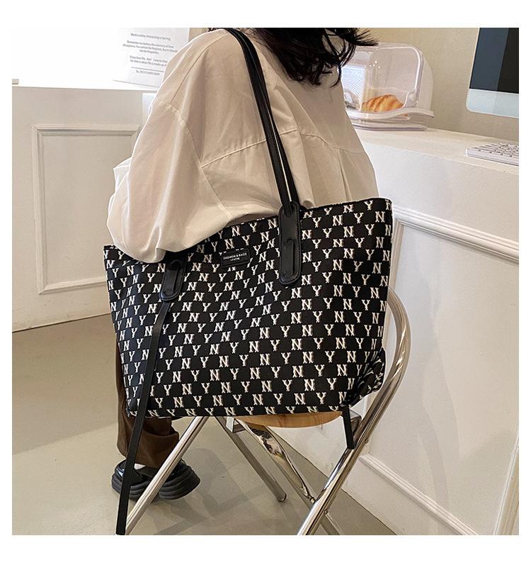 Handbag women's 2023 spring and summer new large-capacity tote bag popular shoulder bag fashionable texture big bag