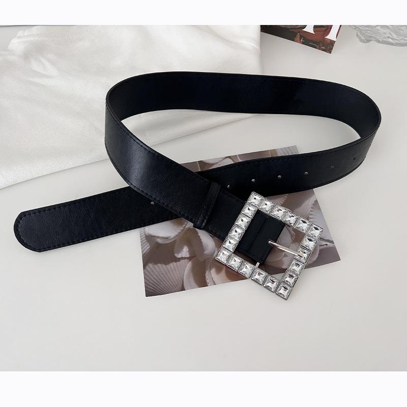 Wide Black Contemporary Pu Leather Belt For Women With Durable Alloy Buckle For Use Stylish