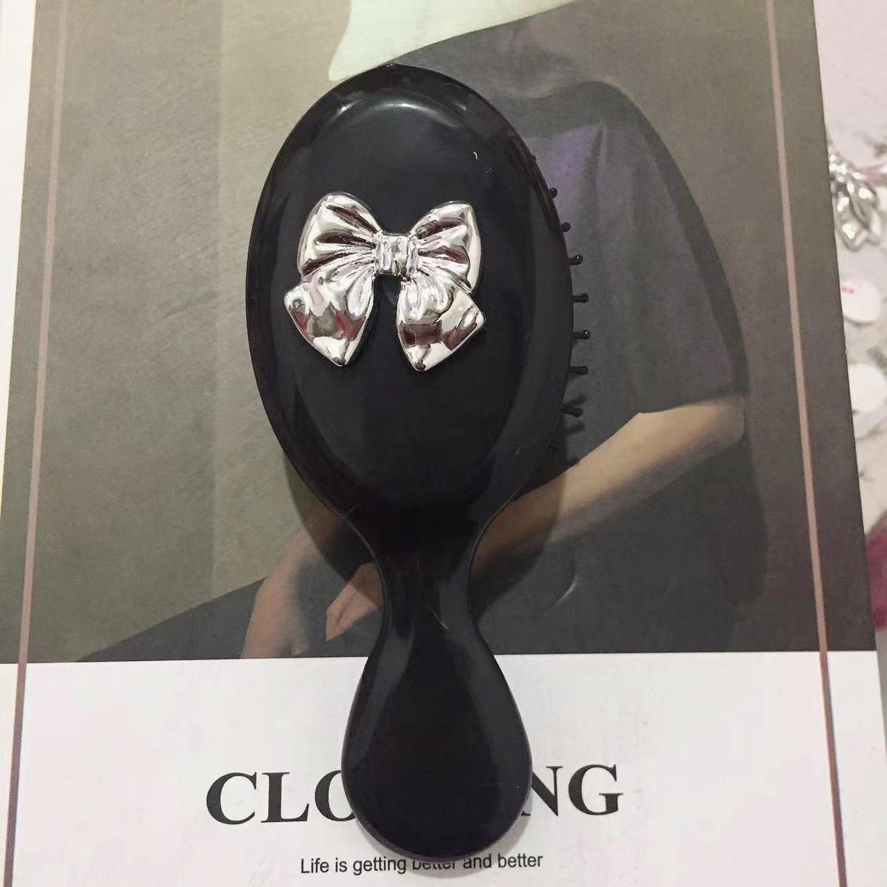 

Милая складная расческа-бантик с воздушной подушкой и зеркалом