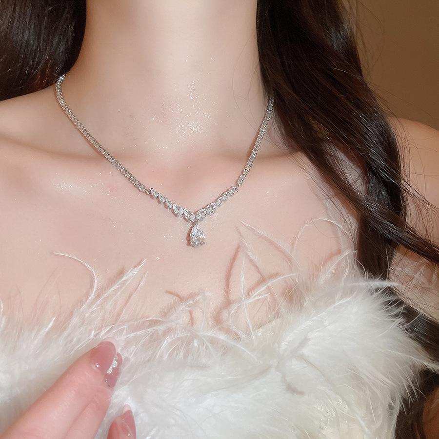 French Luxury Zircon Water Drop Pendant Necklace