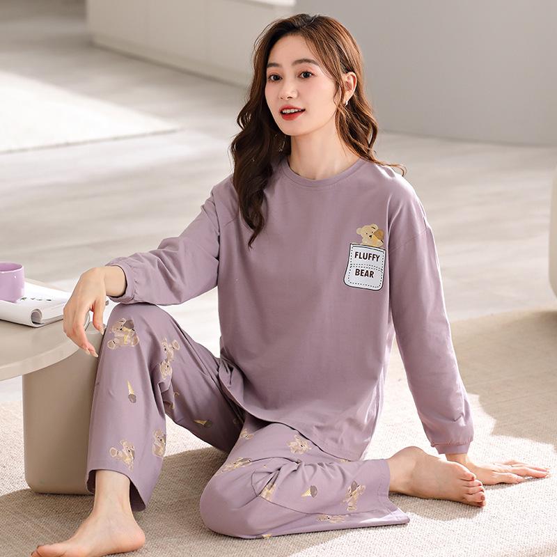 Damen Schlafanzugset aus bedruckter Baumwolle - Langärmeliges Oberteil mit Rundhalsausschnitt & Hose für drinnen oder draußen