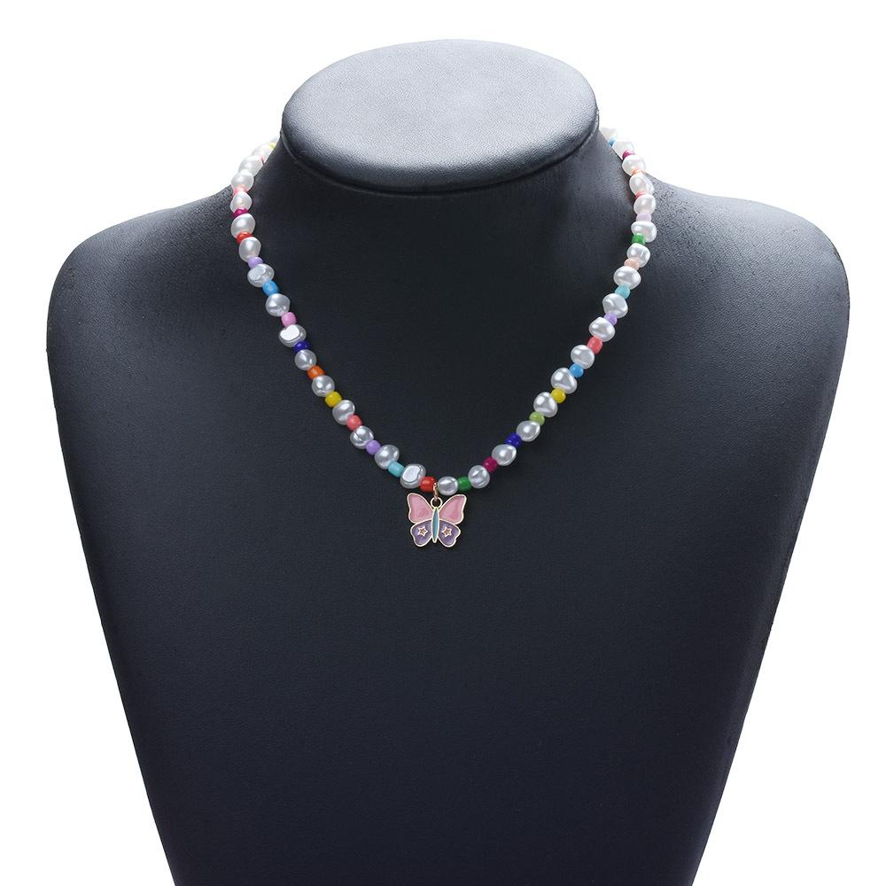 Boho Jednoduchý Barevný Náhrdelník z Rýžových Korálků, Etnický Styl Kontrastní Barvy Motýlí Přívěsek Perlový Náhrdelník