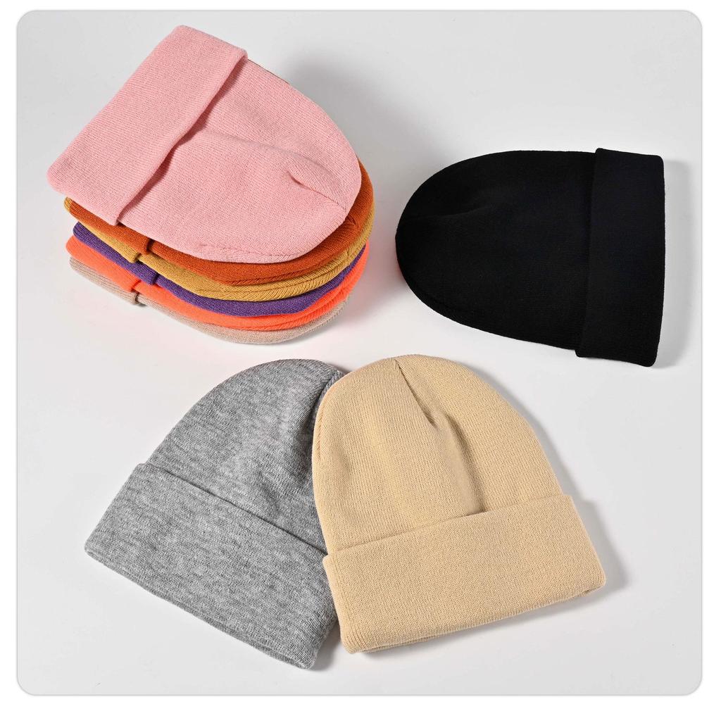 Unisex Korean-Style Embroidered Wool Beanie for Autumn/Winter – Slimming Look, Ideal for Outdoor Activities
