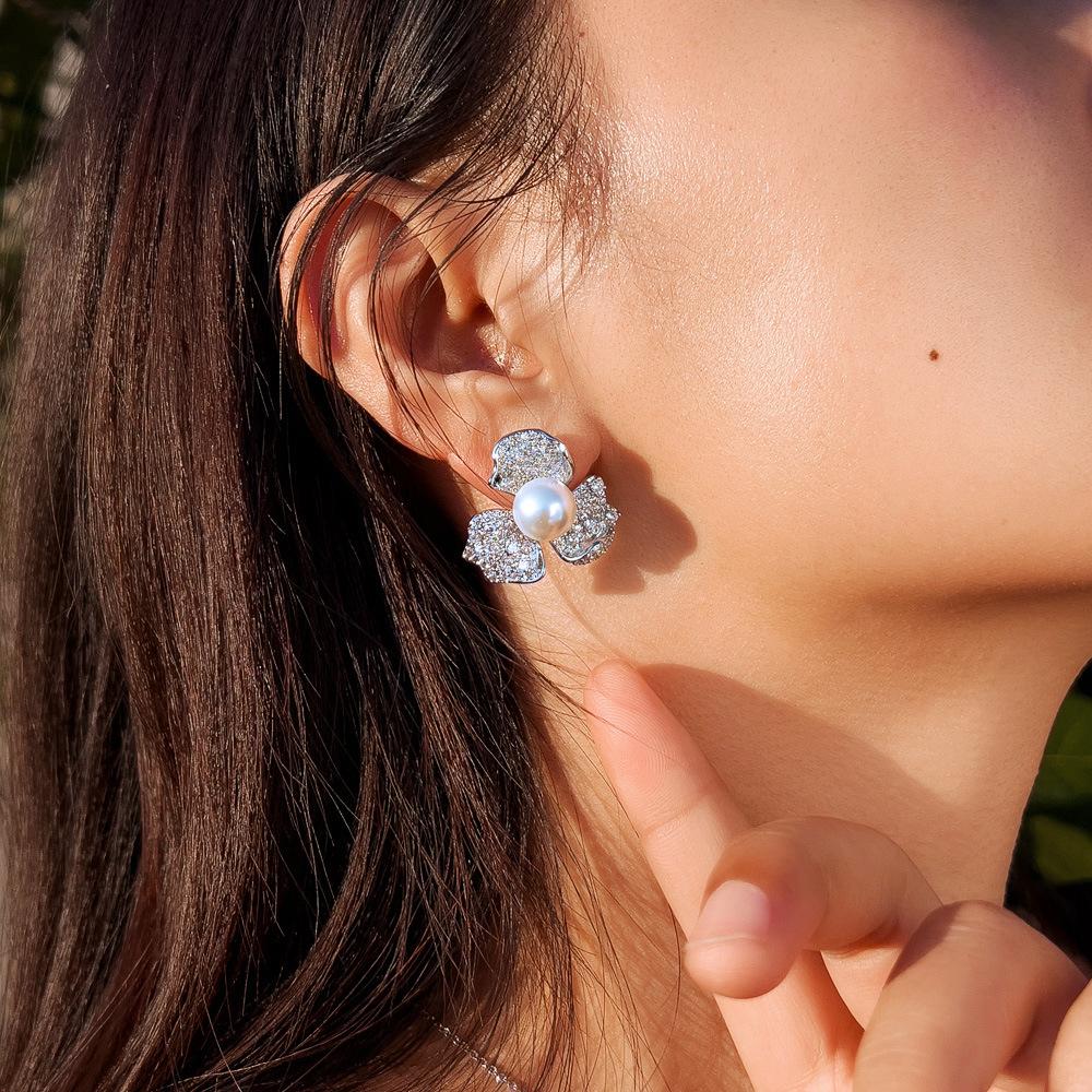 Nadel Eleganter Temperament Premium Ohrringe Volldiamant Blütenblätter Zirkon Eingelegte Blumen Perlen Stecker