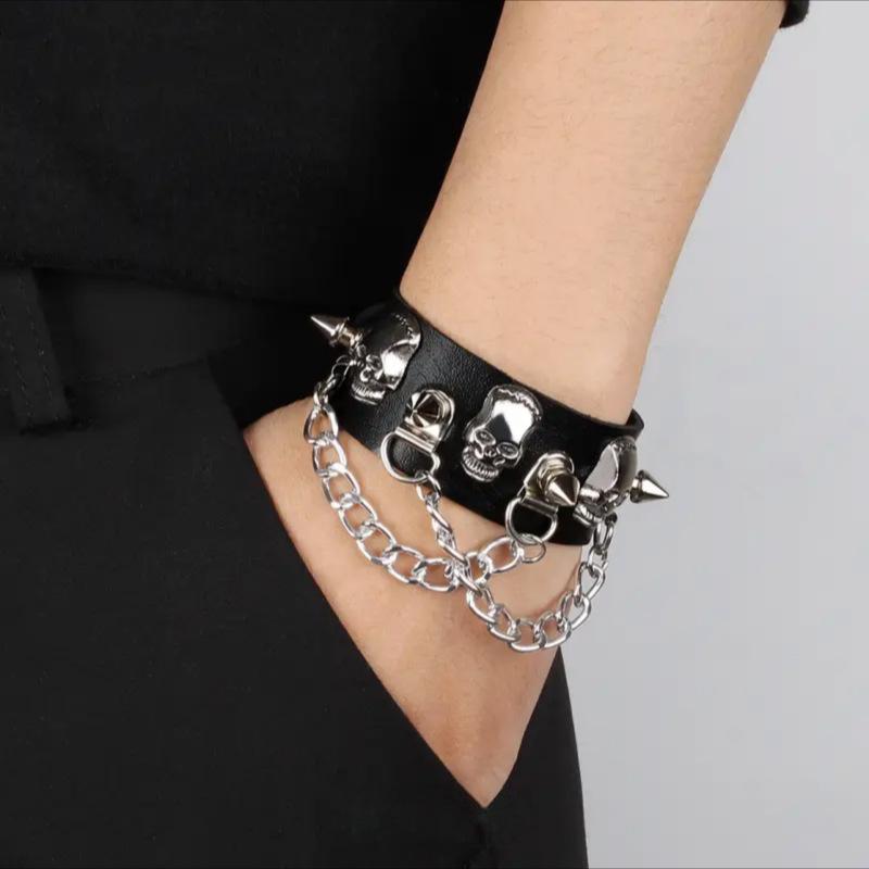 Hot Sale Gothic Harajuku Rivet Bracelet Black PU Leather Bracelet For Women Men Vintage Punk Wide Bangles Jewelry