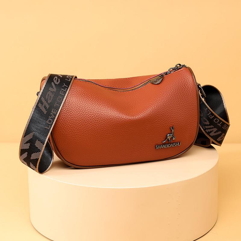 Kangaroo Brand Leather Shoulder Messenger Bag Fashion Casual Dumpling Bag