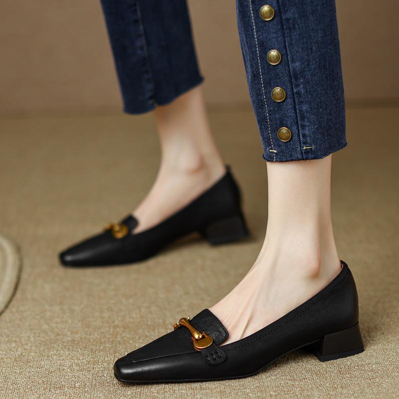 

Retro small square head British style small leather shoes for women s spring and autumn new versatile thick medium and low heels light mouth singl 39 чорний