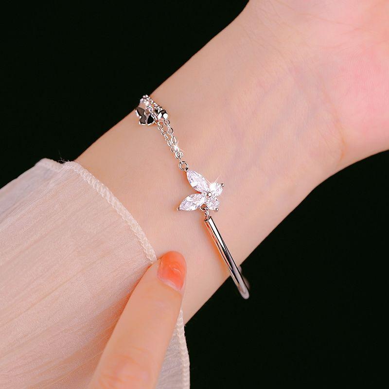 

Exquisite Design Sense Gentle Fairy Sparkling Butterfly Tassel Bracelet Women Chain Valentines Day Layering Trend Daily Jewelry WHITE
