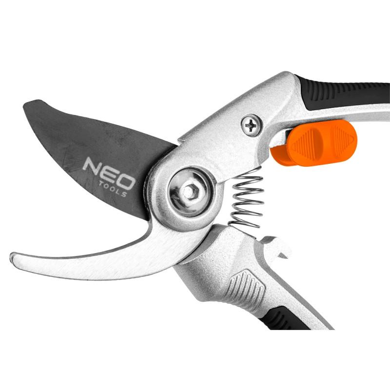 Aluminum By-Pass Pruning Shear 210 Mm, Range Up To 20 Mm, - T N15-212