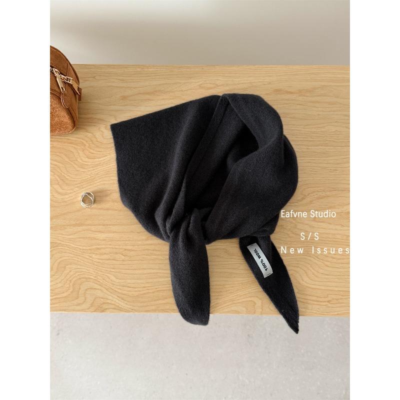 All Wool Knitted Triangular Scarf A Solid Color Versatile Shawl for Autumn and Winter  A Warm Shoulder Shield