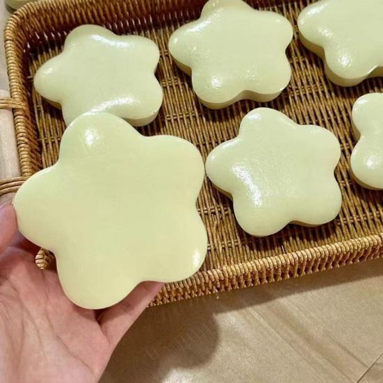 Slow-Rising Toy Plum Blossom Cookie Squeeze Toy Soft PU Fidget for Stress Relief Wet Sticky Texture Portable Decompression Gadget for Kids Adults