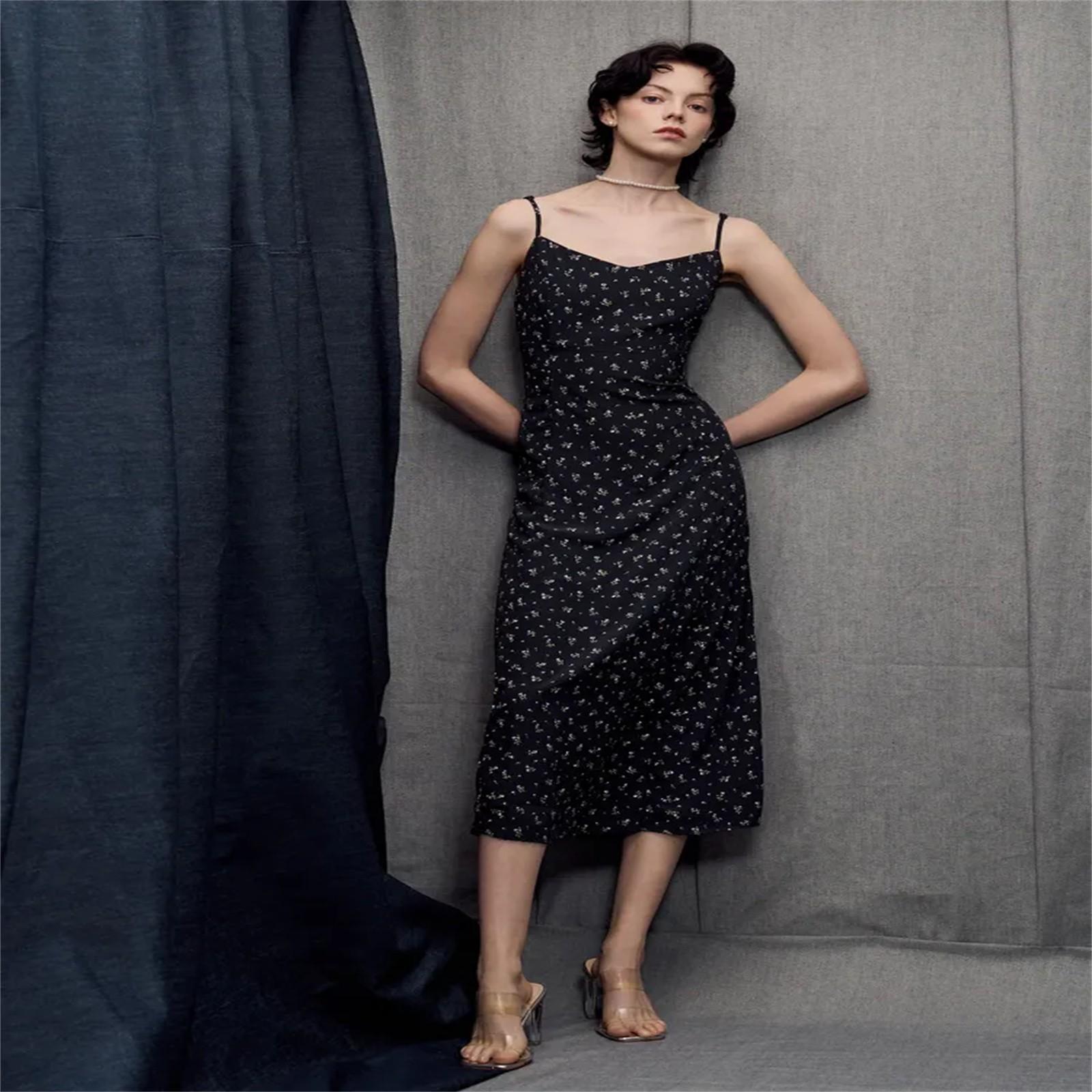 

Navy Blue Suspender Dress With Small Floral Patterns L