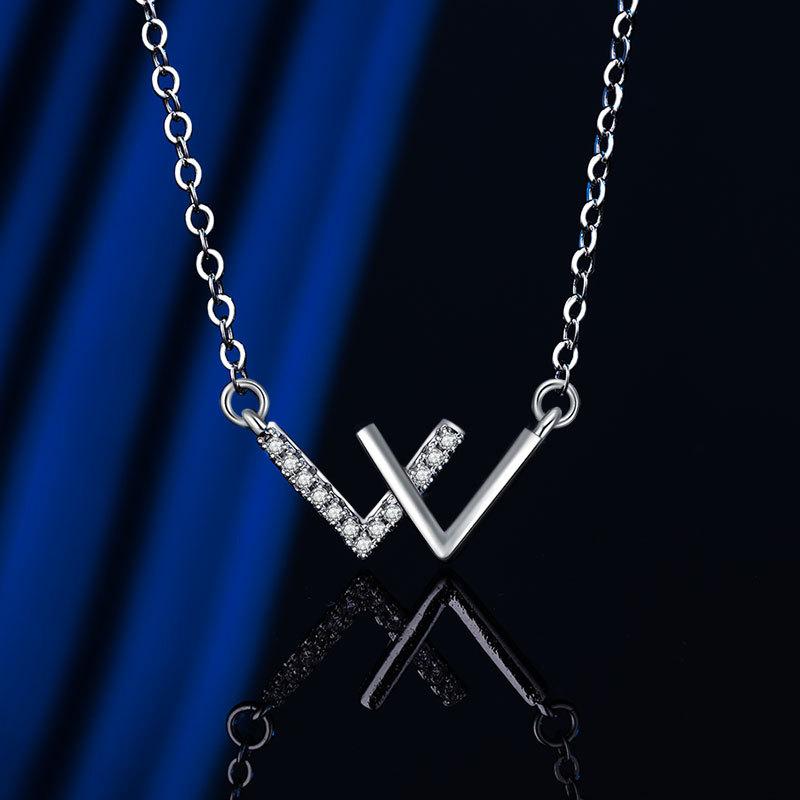 W Letter Necklace Women Luxury Small Group Design Sense Collar Chain Simple Temperament All Matching Trend