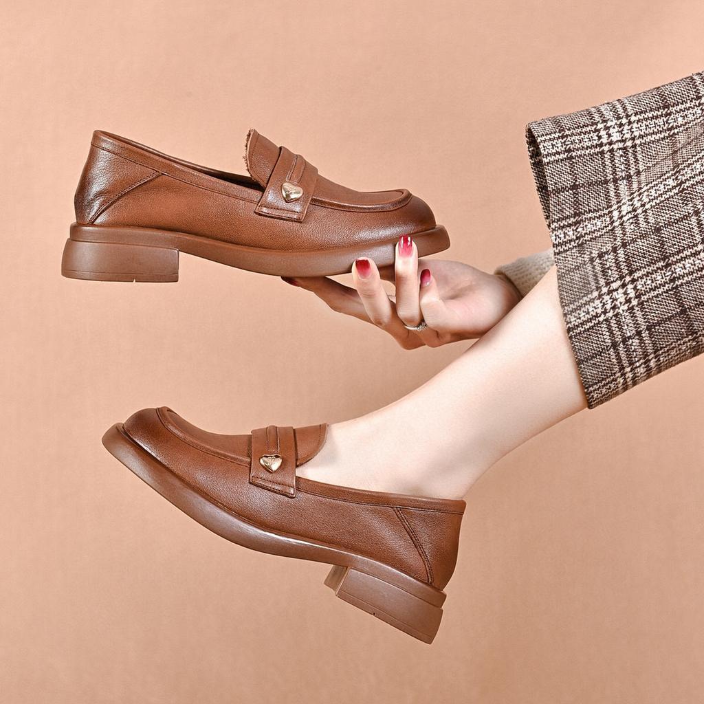 Flat-soled women's shoes women's single shoes spring new round head women's first layer cowhide comfortable love small leather shoes