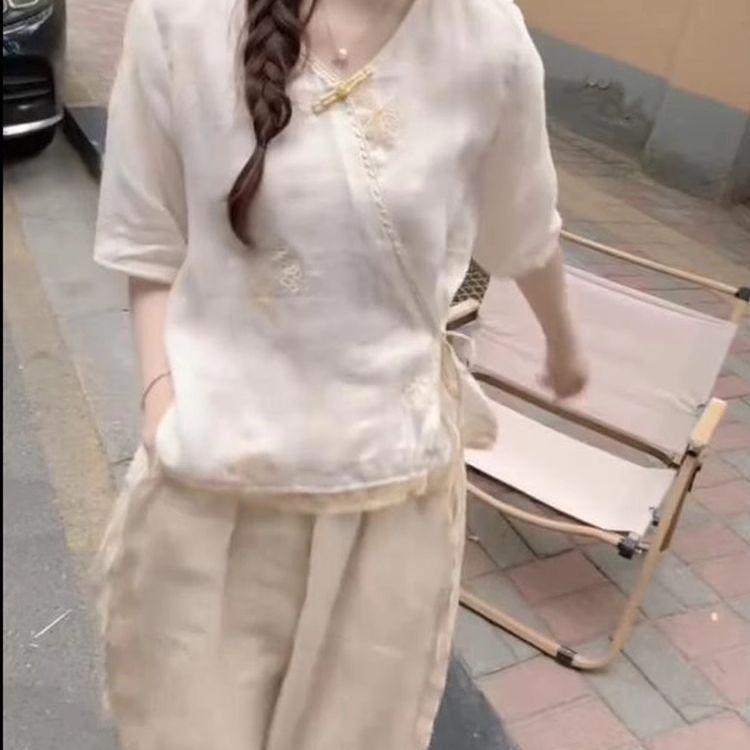 

Embroidery Premium 2025 Summer Shirt Summer Skinny Top Large Size Versatile Top Women M [Recommended below 50kg]