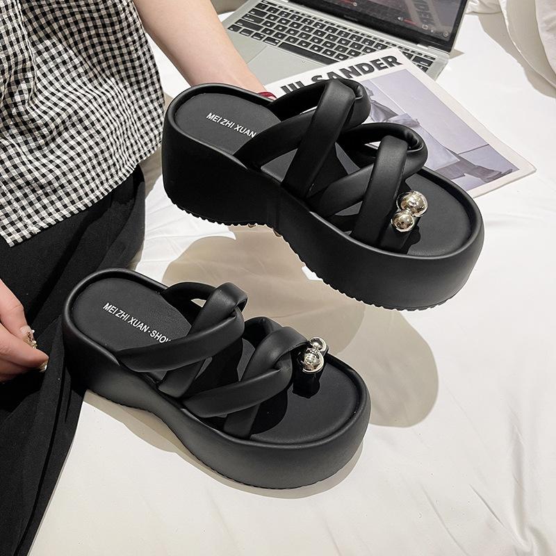 Xiaoxiangfeng Thick-soled Heightening Set of Toe Slippers for Women's Summer Wear Ins2025 New Internet Celebrity Super Fire Design Sandals
