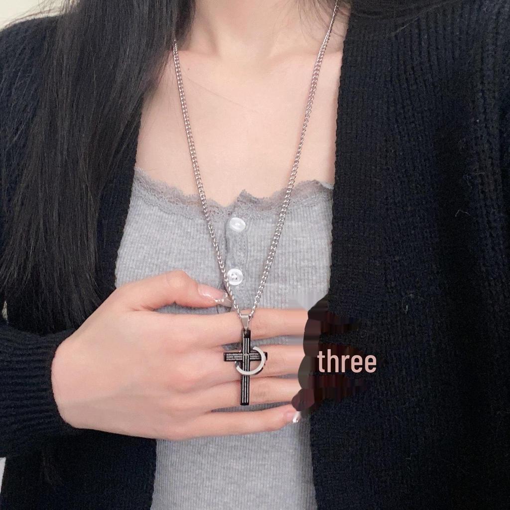 Unisex Cross Pendant Necklace: Simple, Trendy Clavicle Chain with a Unique European & American Design