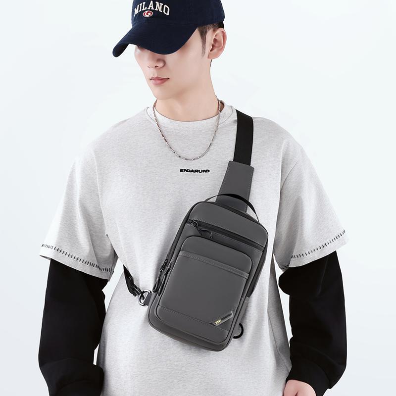 Borsa da petto da uomo in nylon a grande capacità