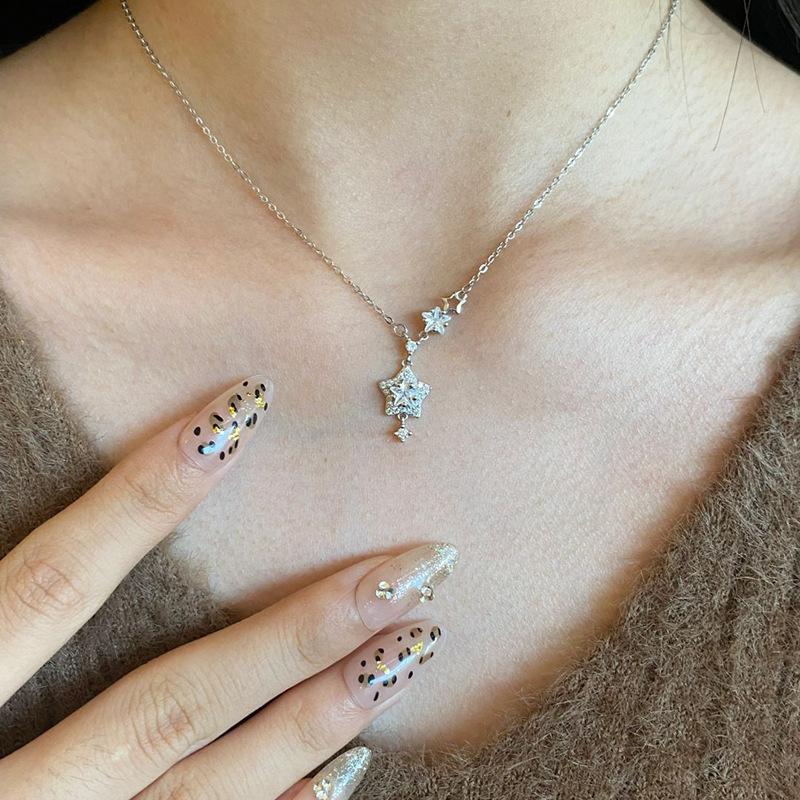 Flash Diamond Star Necklace Women s Niche Neck Chain Light Luxury Niche Collarbone Chain