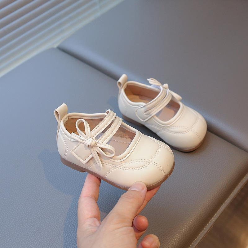 

New autumn children s shoes for girls, sweet bow princess shoes, Korean style, fashionable and versatile girls leather shoes 16 бежевый