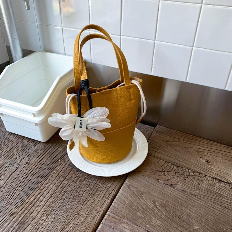 Handbag sense fashion shoulder commuter bag women's summer new versatile messenger popular bucket bag