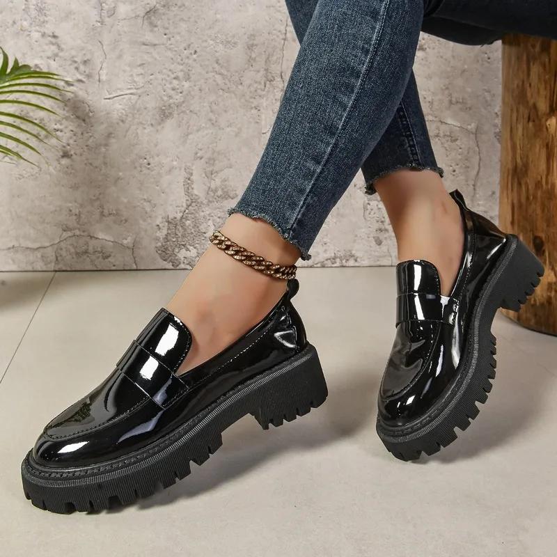 2025 Womens Leather Shoes Soft Sole Loafers Women Thick Soles Comfortable Slip on Single Shoe Plus Size