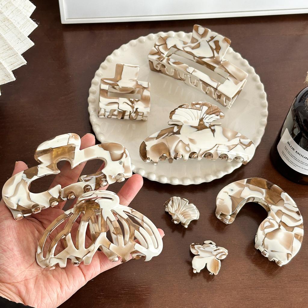 Acetate Hair Chic Claw Clips In Trendy Milk Coffee Color For Modern Fashion And Classy Hairstyles