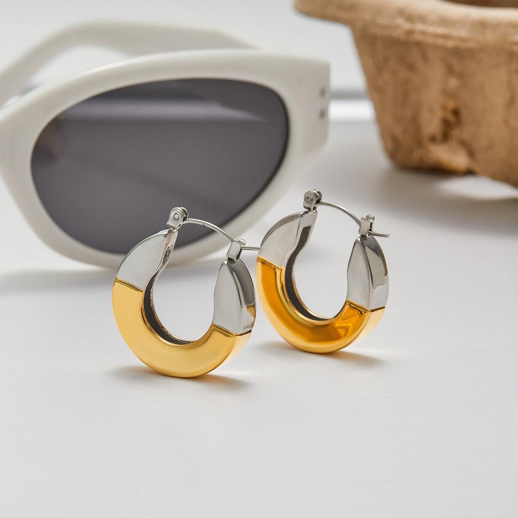 Design sense Classic style 18K gold, gold and silver color matching geometric glossy earrings earrings