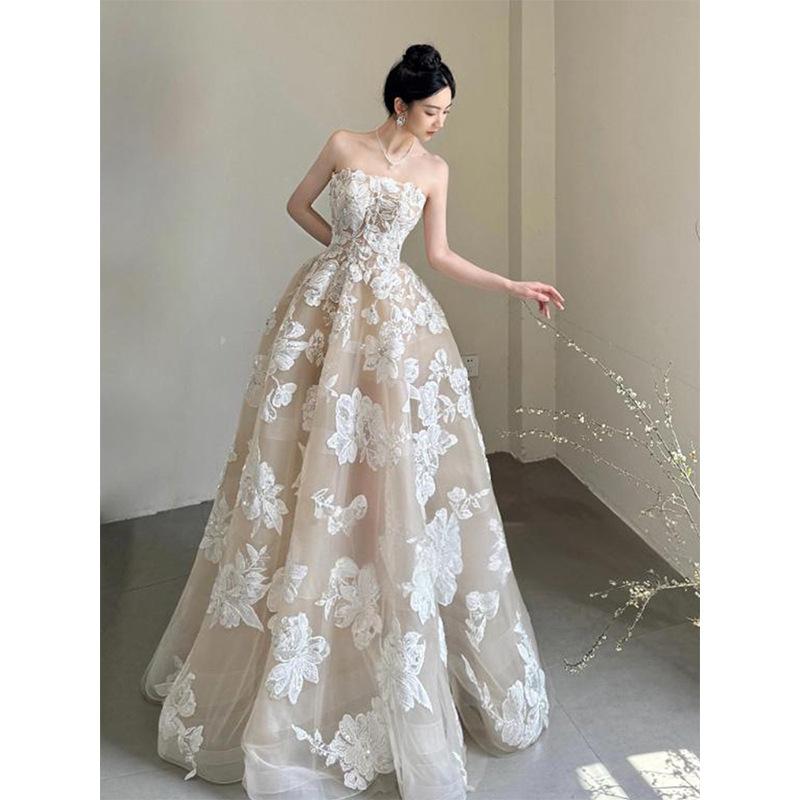 Super Fairy Lace Light Wedding Dress 2025 New Bridal Wedding Dress French High-end Tube Top Welcome Door Dress