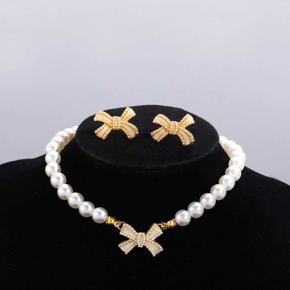 

3 Pcs Set Bow Pendant Pearl Necklace Earrings Stud Set for Women Luxury Beaded Necklace Bridal Party Jewelry Set Gifts Korean