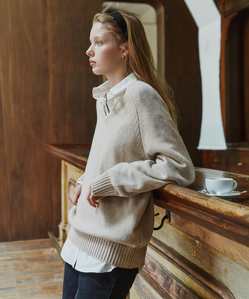 SIYAZU Sikn2156 Wool Blend Loose V-Neck Knit_Beige