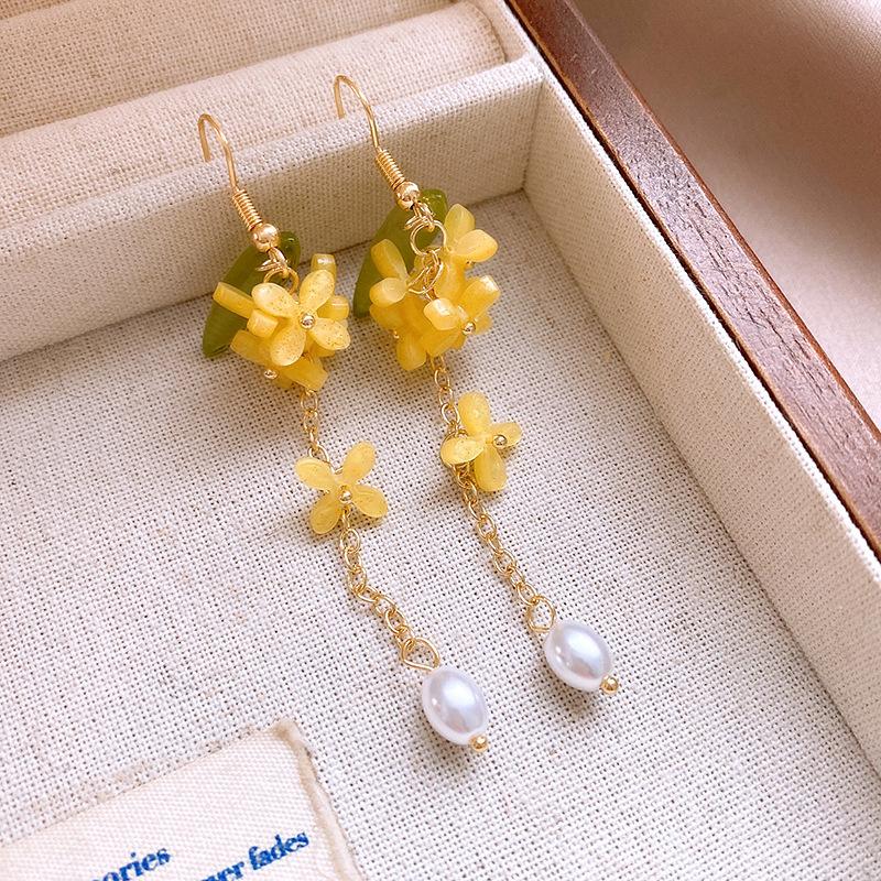 Small fresh yellow flower fringed pearl earrings exquisite temperament earrings ear hook earrings