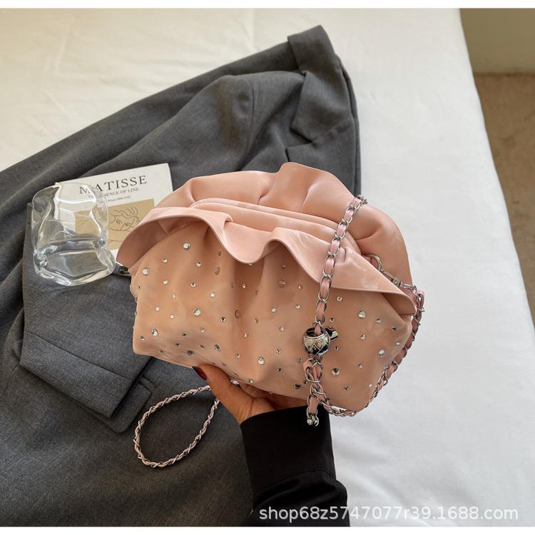 2025 Summer New Shoulder Large Capacity Fashion Lightweight Shoulder Bag Going Out Casual Pleated Messenger Bag Chain Bag