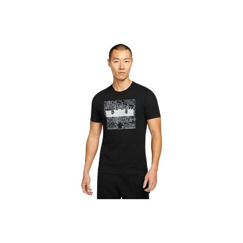 Nike Men's Short-Sleeve T-Shirt with Retro American Football Graphic