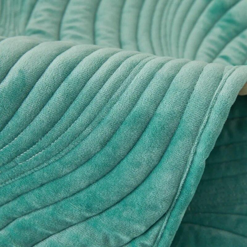 Winter Embroider Crystal Velvet Sofa Cover Kid Mat Armchair Furniture Protector Non-slip Modern Couch Covers for Living Room