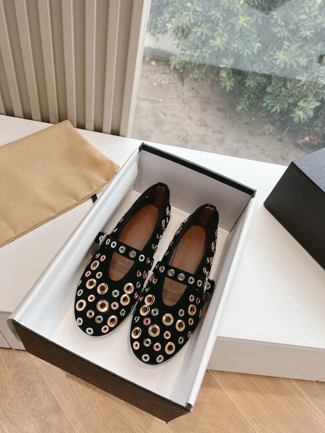 

Metal Rivet Mary Jane Single Shoes Women s Spring and Summer Leather Round Head Flat Bottom One-word Belt Hollow Ballet Shoes 37