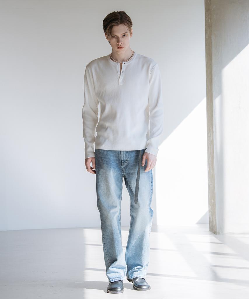 Dekkoloso Veil Henley Neck Knit [White]