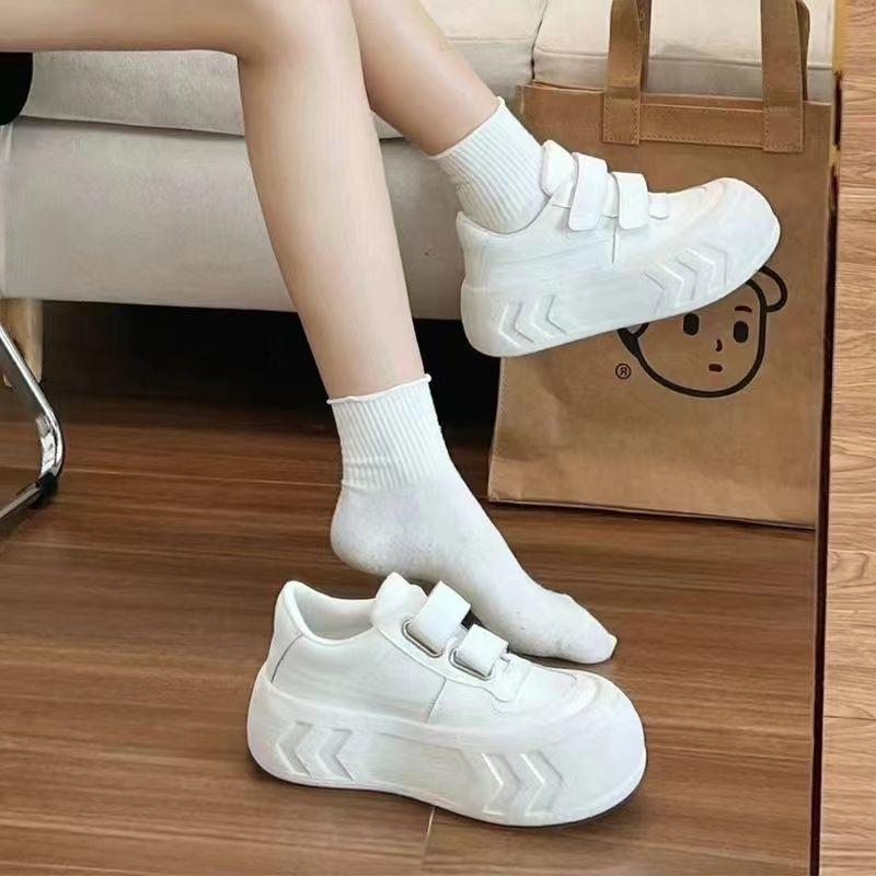 Campus muffin platform bread shoes women's 2025 spring and autumn new Velcro heightening versatile sports and leisure board shoes